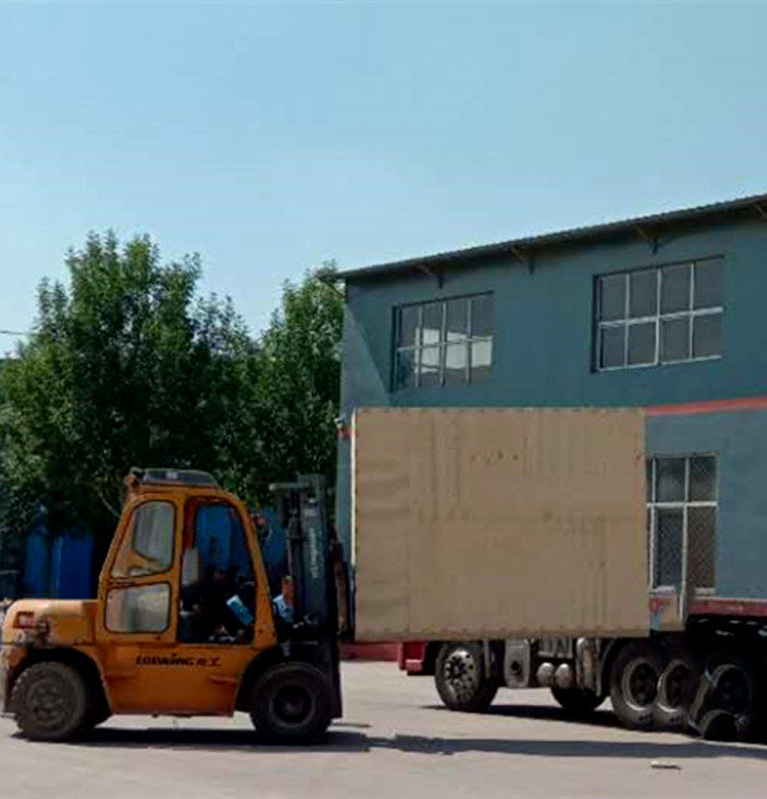 玻璃鋼水箱在運輸過程中應該注意哪些事項?