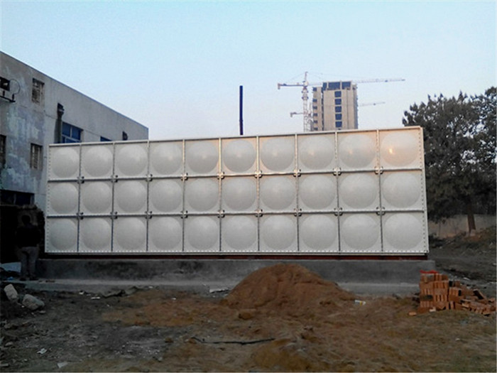 玻璃鋼水箱適合做養(yǎng)殖場用水箱嗎?