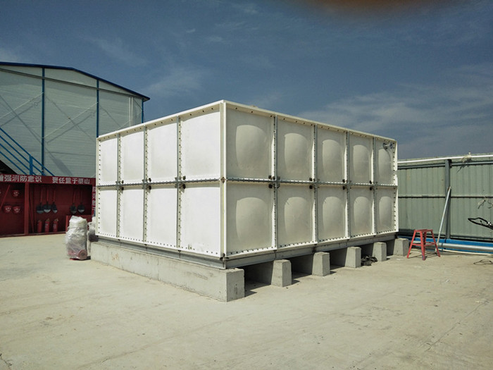 玻璃鋼水箱的儲水容量怎么斷定?