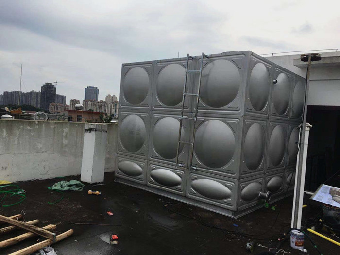 不銹鋼水箱的清理我們需要注意哪些問題?