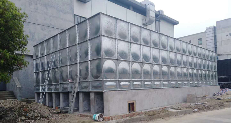 為什么鍍鋅水箱會取代鋼筋混凝土水箱呢？