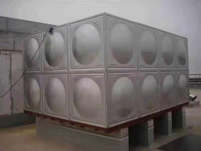 怎樣設(shè)計(jì)制作方型不銹鋼水箱的承重