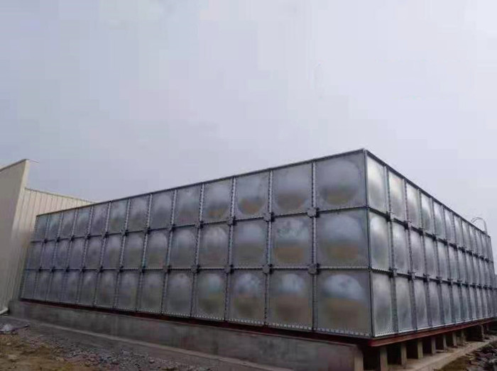 選擇正規鍍鋅水箱廠家的好處